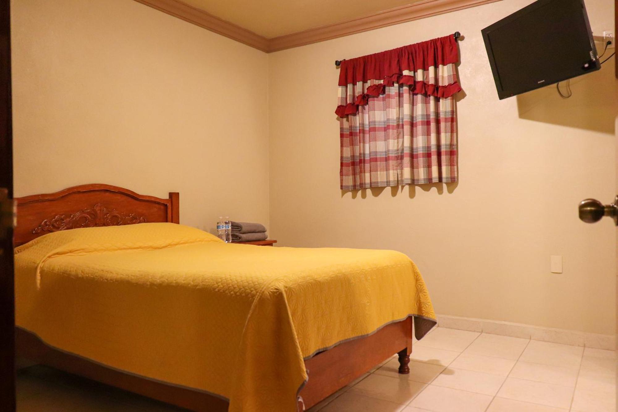 Hotel Coroneo ภายนอก รูปภาพ