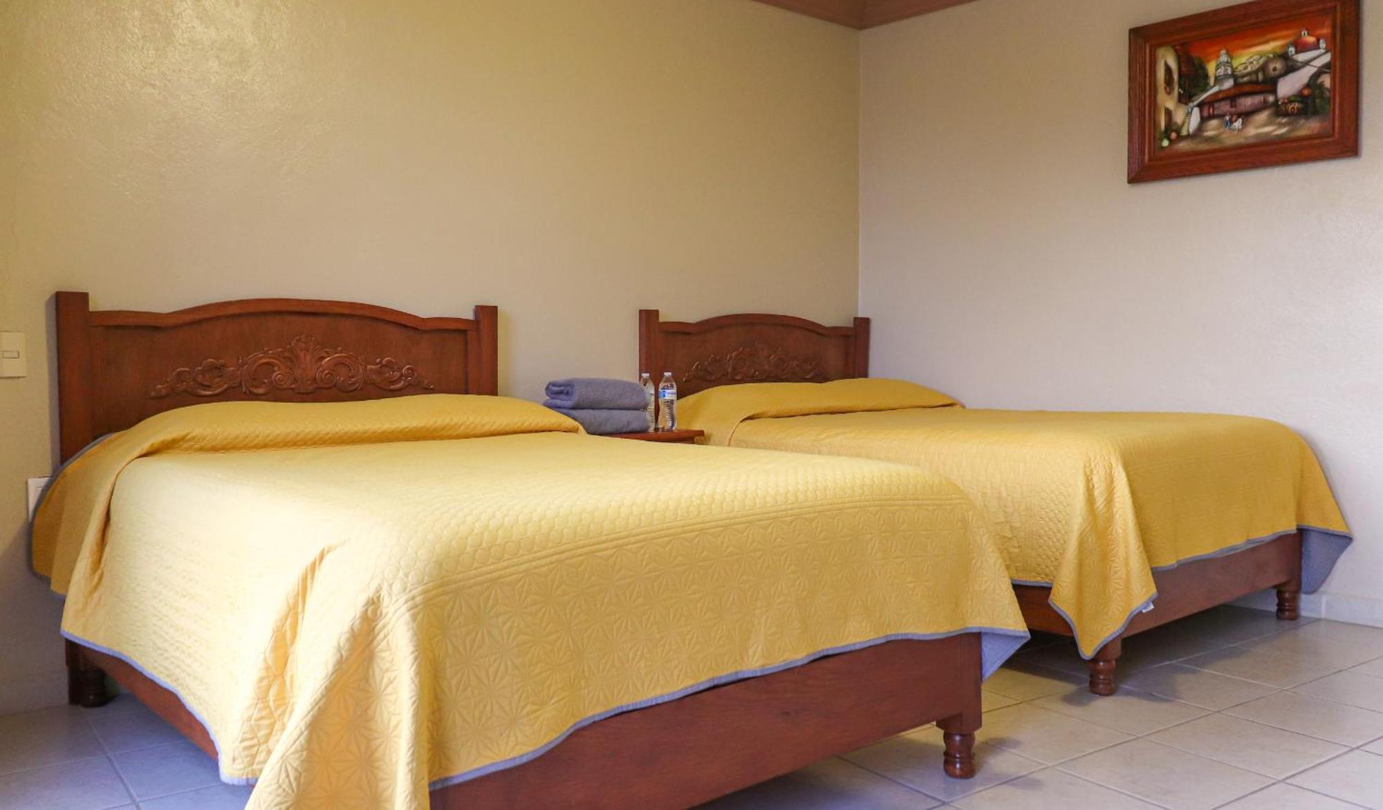 Hotel Coroneo ภายนอก รูปภาพ